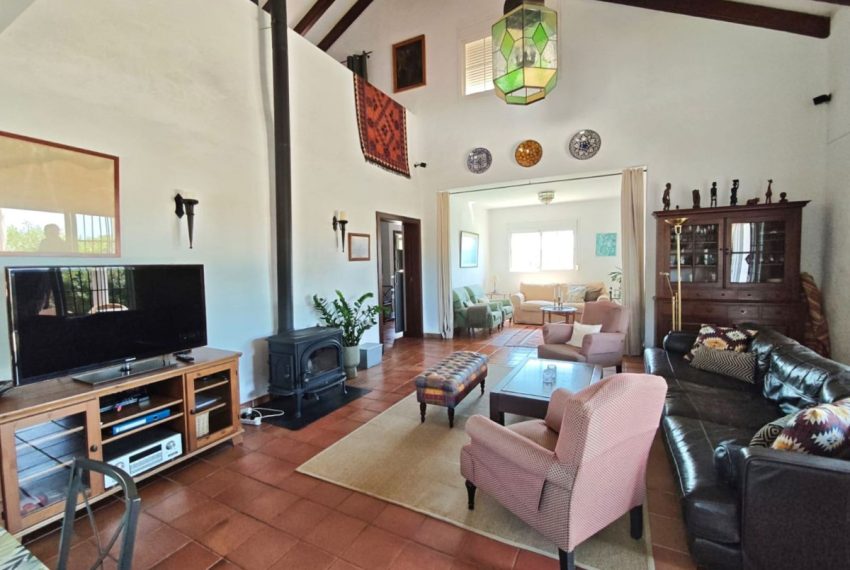 R5110627-Villa-For-Sale-Estepona-Detached-4-Beds-274-Built-1