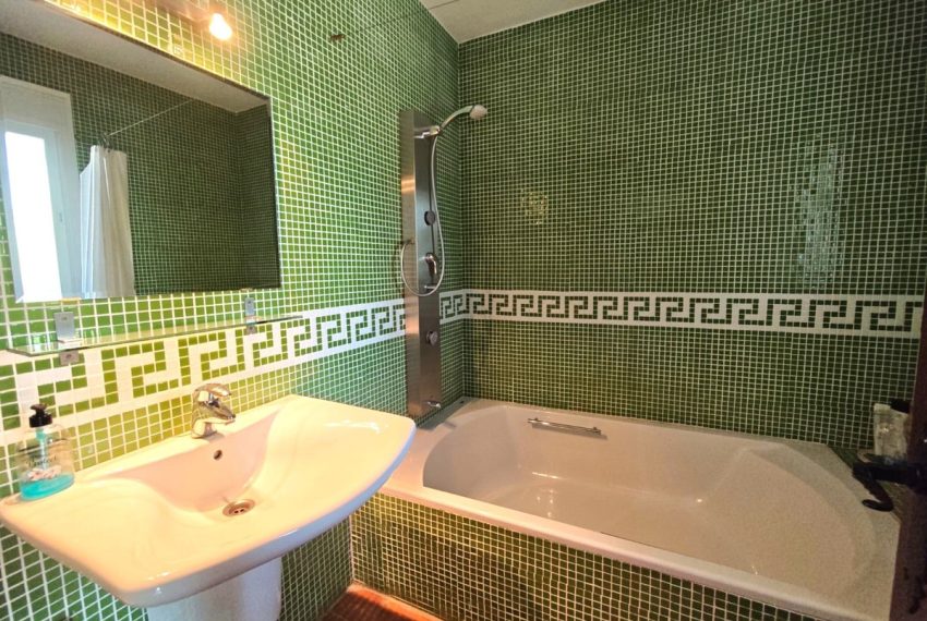 R5110627-Villa-For-Sale-Estepona-Detached-4-Beds-274-Built-10