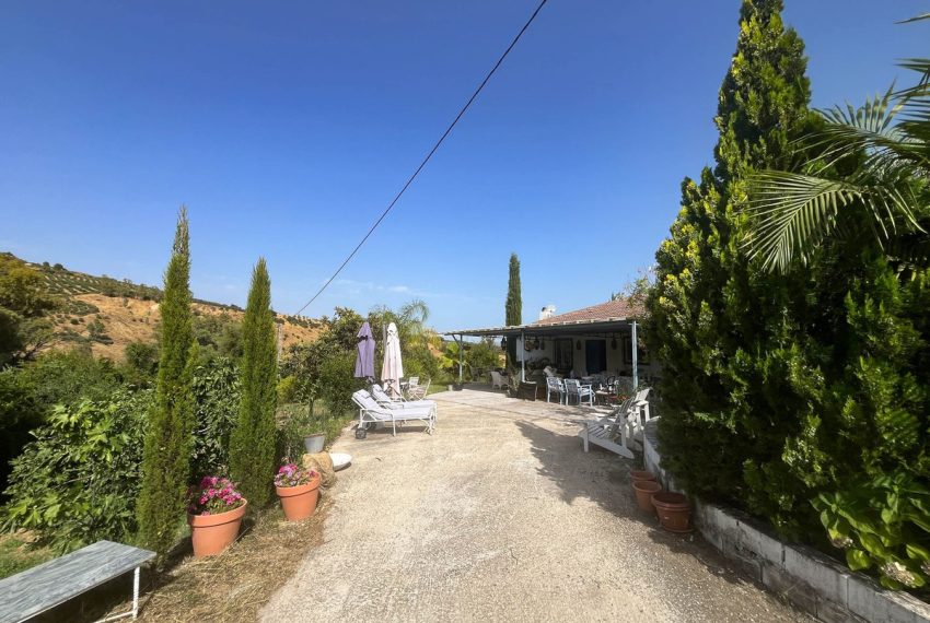 R5110768-Villa-For-Sale-Guaro-Finca-4-Beds-120-Built-4