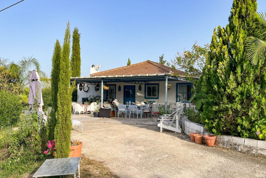 R5110768-Villa-For-Sale-Guaro-Finca-4-Beds-120-Built