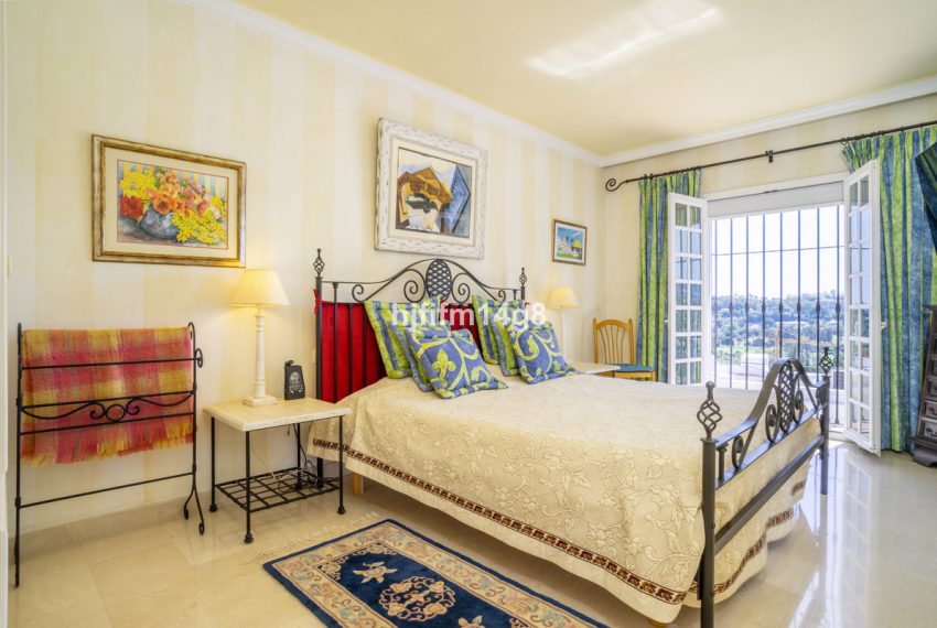 R5110927-Townhouse-For-Sale-Nueva-Andalucia-Terraced-3-Beds-154-Built-11