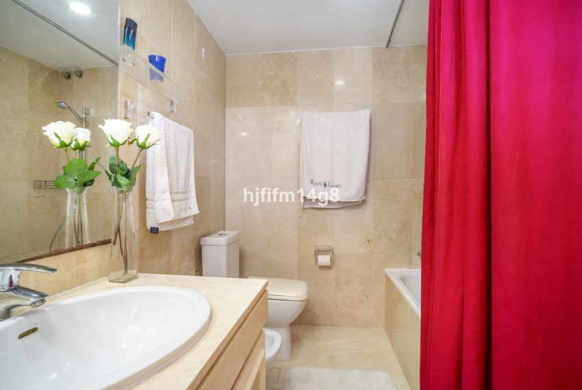R5110927-Townhouse-For-Sale-Nueva-Andalucia-Terraced-3-Beds-154-Built-13