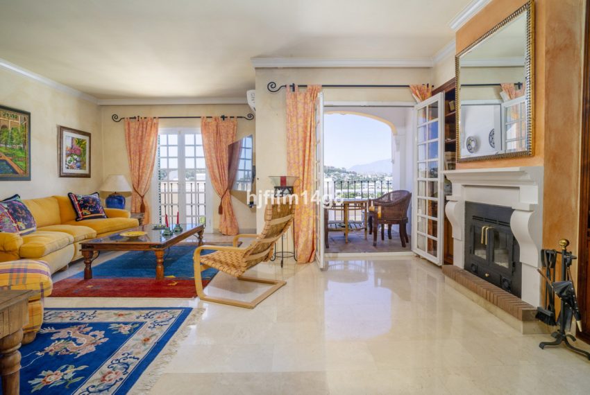 R5110927-Townhouse-For-Sale-Nueva-Andalucia-Terraced-3-Beds-154-Built-3