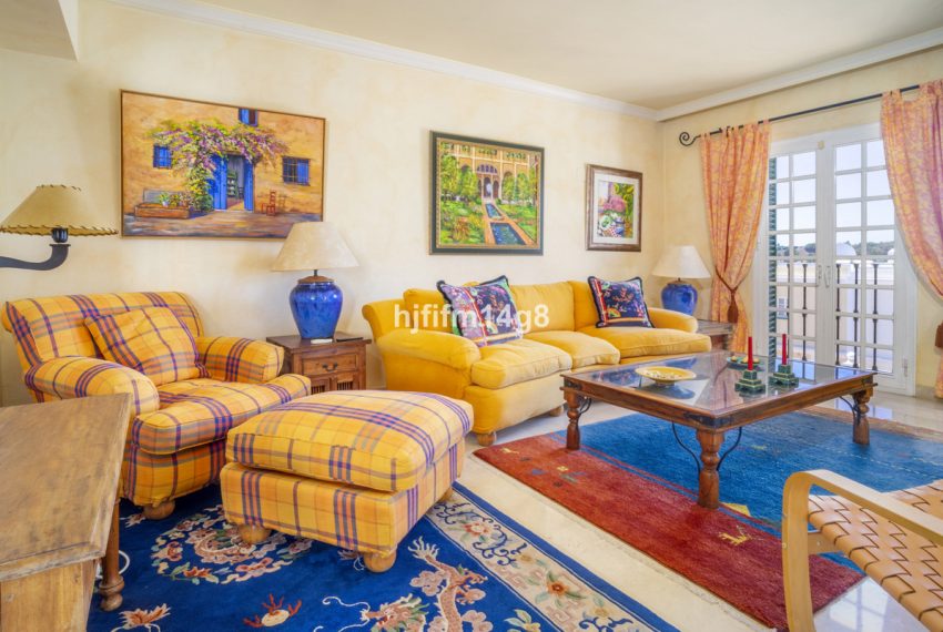 R5110927-Townhouse-For-Sale-Nueva-Andalucia-Terraced-3-Beds-154-Built-4