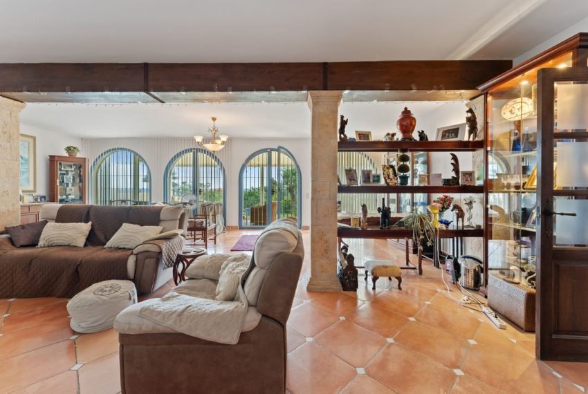 R5111377-Villa-For-Sale-Estepona-Detached-4-Beds-266-Built-12