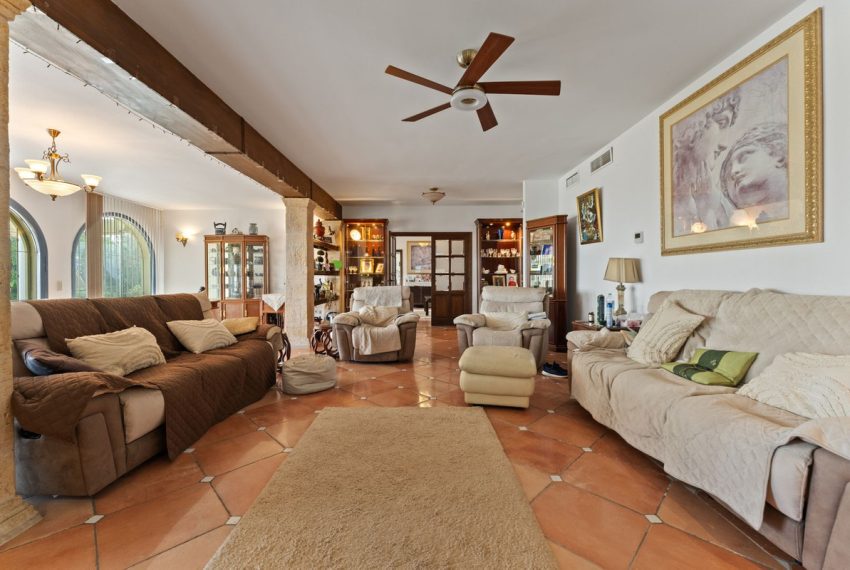 R5111377-Villa-For-Sale-Estepona-Detached-4-Beds-266-Built-13