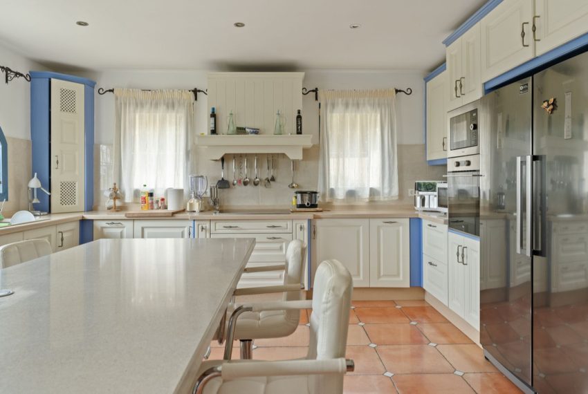 R5111377-Villa-For-Sale-Estepona-Detached-4-Beds-266-Built-8