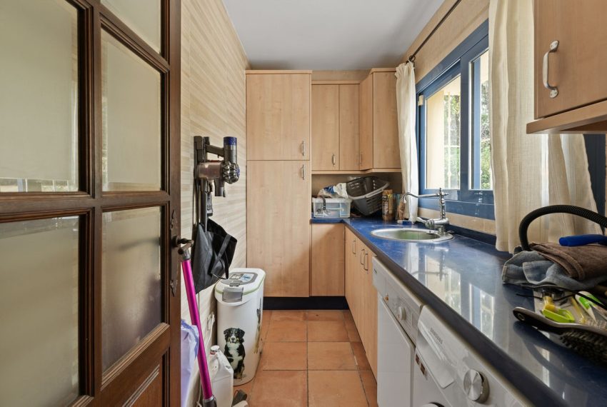 R5111377-Villa-For-Sale-Estepona-Detached-4-Beds-266-Built-9