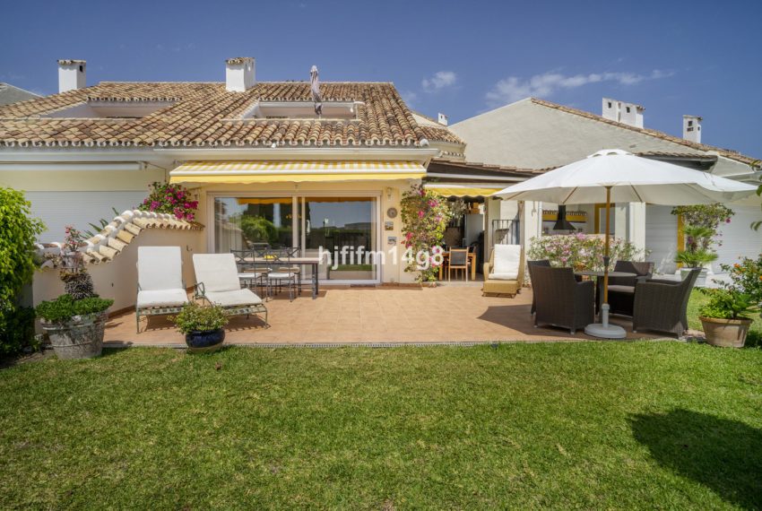 R5111875-Townhouse-For-Sale-Nueva-Andalucia-Terraced-3-Beds-160-Built