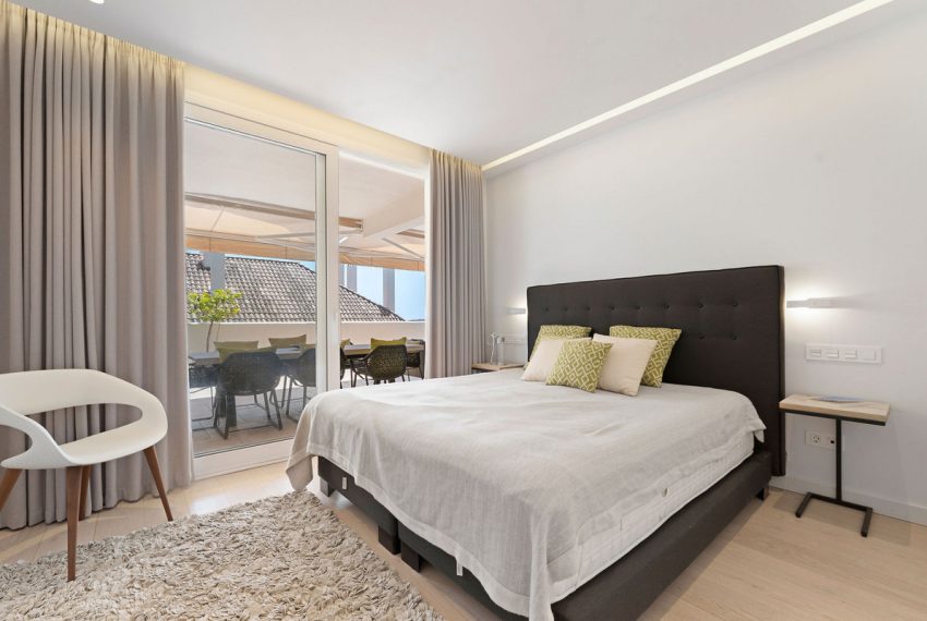 R5111887-Apartment-For-Sale-Nueva-Andalucia-Duplex-4-Beds-232-Built-11