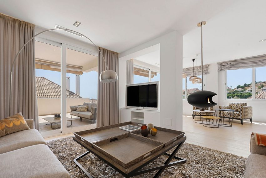 R5111887-Apartment-For-Sale-Nueva-Andalucia-Duplex-4-Beds-232-Built-2