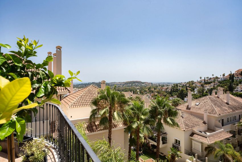 R5111887-Apartment-For-Sale-Nueva-Andalucia-Duplex-4-Beds-232-Built-8