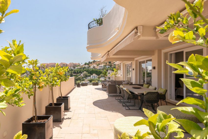 R5111887-Apartment-For-Sale-Nueva-Andalucia-Duplex-4-Beds-232-Built-9