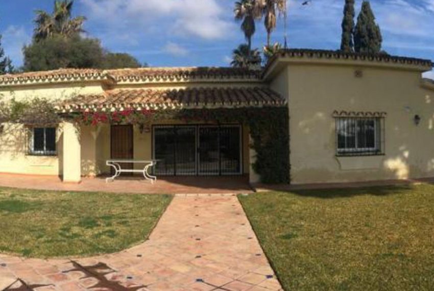 R5112403-Villa-For-Sale-Estepona-Finca-3-Beds-223-Built