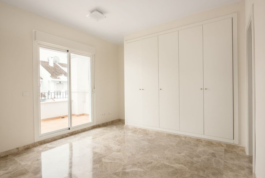 R5114449-Townhouse-For-Sale-Nueva-Andalucia-Terraced-3-Beds-138-Built-3