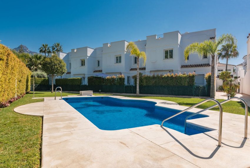 R5114449-Townhouse-For-Sale-Nueva-Andalucia-Terraced-3-Beds-138-Built