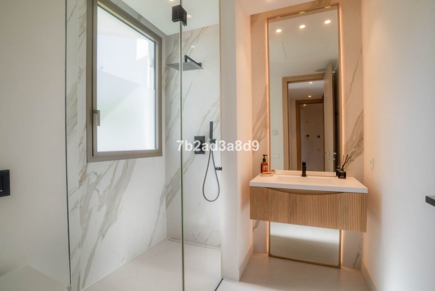 R5115577-Villa-For-Sale-Nueva-Andalucia-Detached-3-Beds-665-Built-10