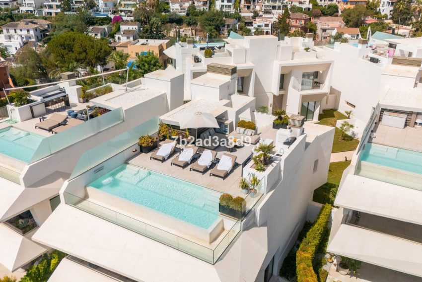R5115577-Villa-For-Sale-Nueva-Andalucia-Detached-3-Beds-665-Built