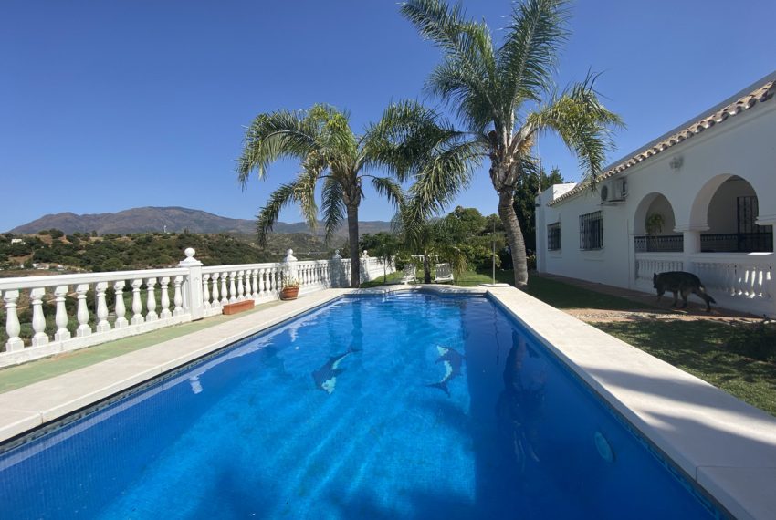R5115616-Villa-For-Sale-Estepona-Finca-3-Beds-119-Built-1