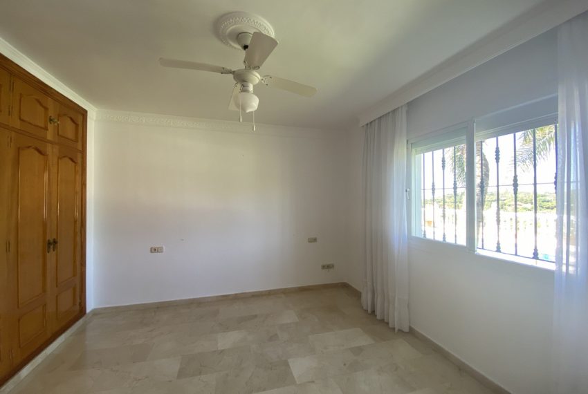 R5115616-Villa-For-Sale-Estepona-Finca-3-Beds-119-Built-10