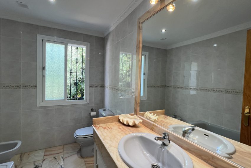 R5115616-Villa-For-Sale-Estepona-Finca-3-Beds-119-Built-12