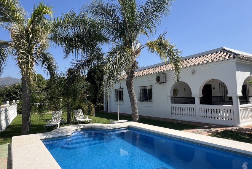 R5115616-Villa-For-Sale-Estepona-Finca-3-Beds-119-Built