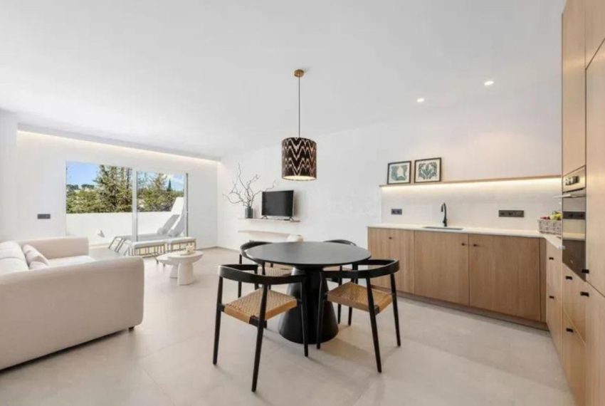 R5116408-Apartment-For-Sale-Aloha-Penthouse-Duplex-3-Beds-129-Built-13