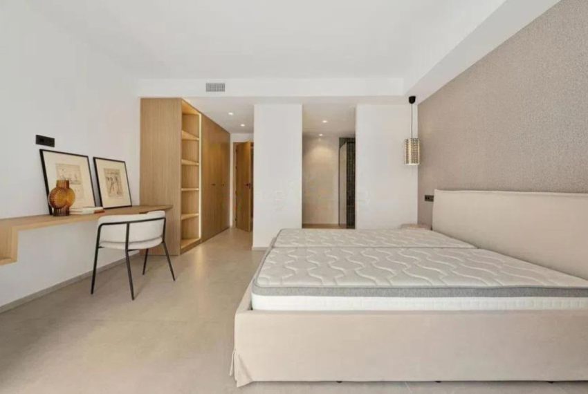 R5116408-Apartment-For-Sale-Aloha-Penthouse-Duplex-3-Beds-129-Built-17