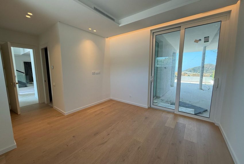 R5119645-Villa-For-Sale-Marbella-Detached-6-Beds-601-Built-13