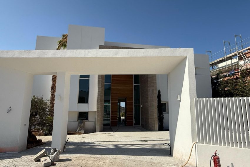 R5119645-Villa-For-Sale-Marbella-Detached-6-Beds-601-Built