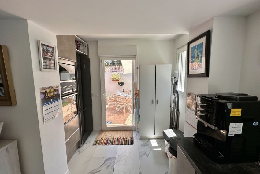 R5119975-Villa-For-Sale-Marbella-Detached-3-Beds-138-Built-3