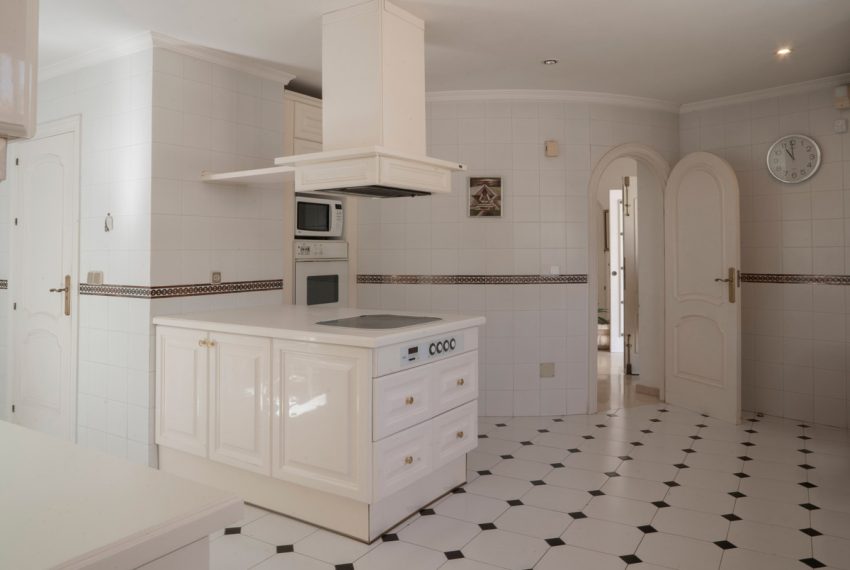 R5120155-Villa-For-Sale-El-Paraiso-Detached-4-Beds-589-Built-16
