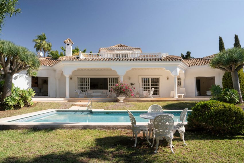 R5120155-Villa-For-Sale-El-Paraiso-Detached-4-Beds-589-Built-2
