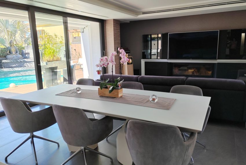 R5120677-Villa-For-Sale-Las-Chapas-Detached-4-Beds-360-Built-13