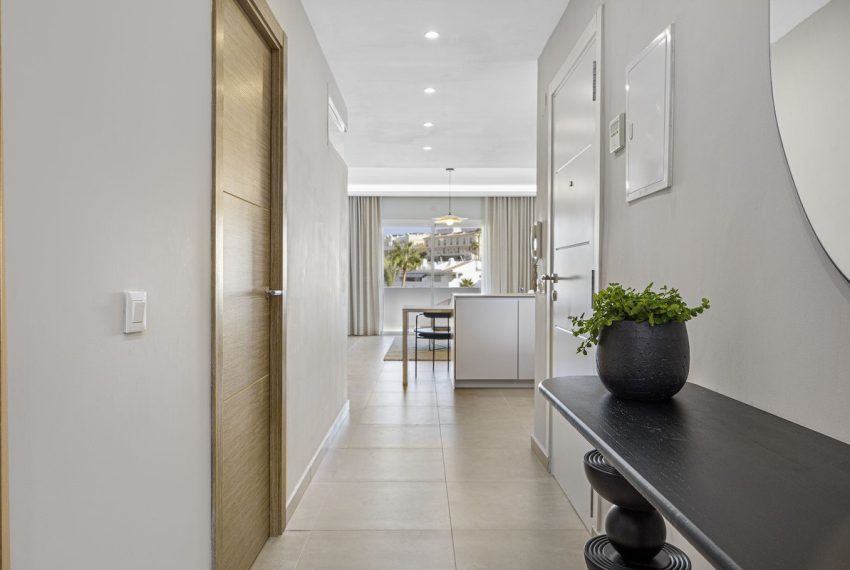 R5122720-Apartment-For-Sale-Nueva-Andalucia-Penthouse-3-Beds-109-Built-1
