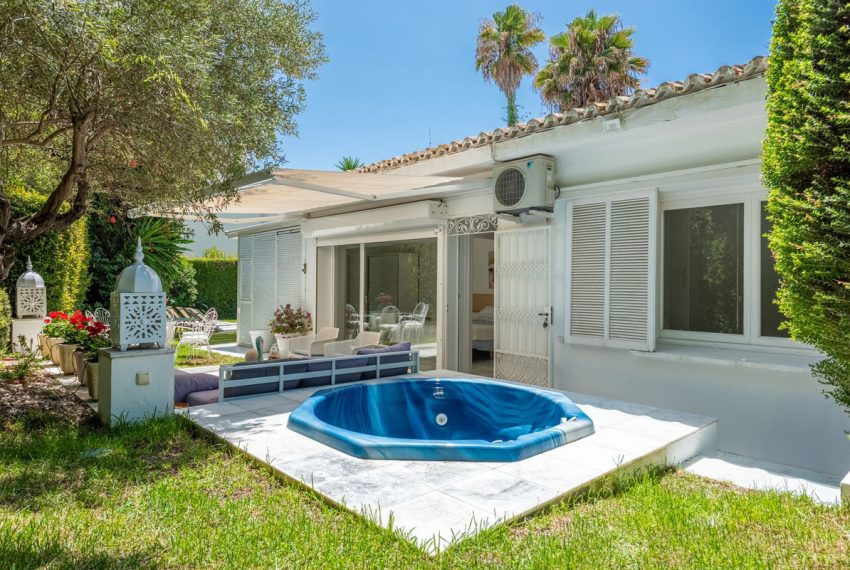 R5122906-Villa-For-Sale-Los-Monteros-Semi-Detached-7-Beds-238-Built-10