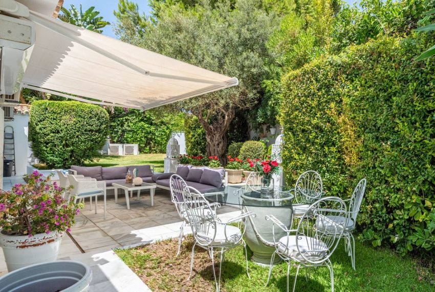 R5122906-Villa-For-Sale-Los-Monteros-Semi-Detached-7-Beds-238-Built-9