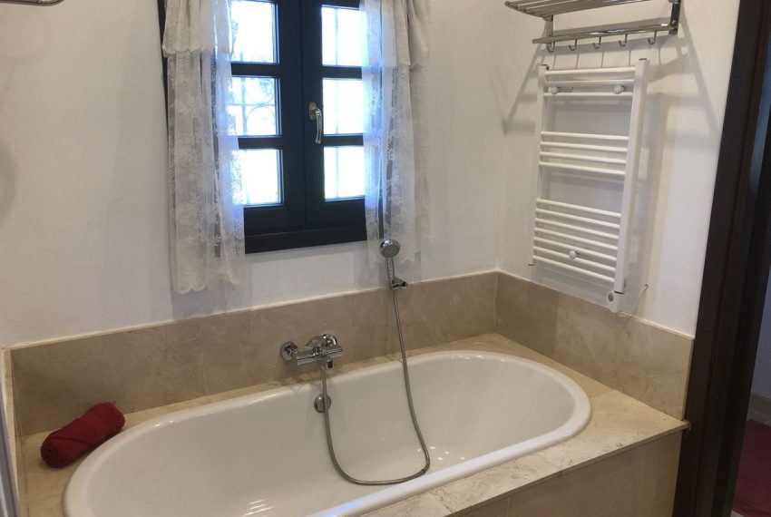 R5122984-Villa-For-Sale-Estepona-Finca-4-Beds-320-Built-11