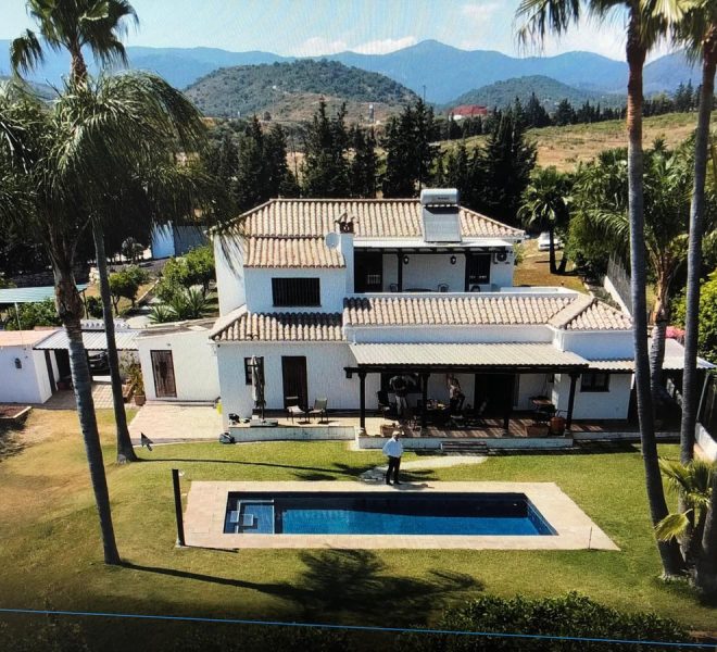 R5122984-Image 1-Finca - 4 Beds - 320 Built