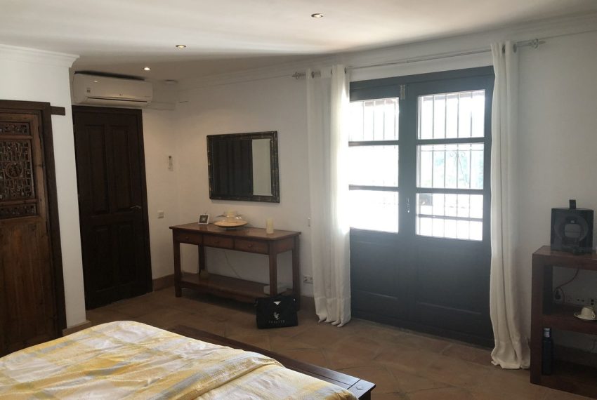 R5122984-Villa-For-Sale-Estepona-Finca-4-Beds-320-Built-9