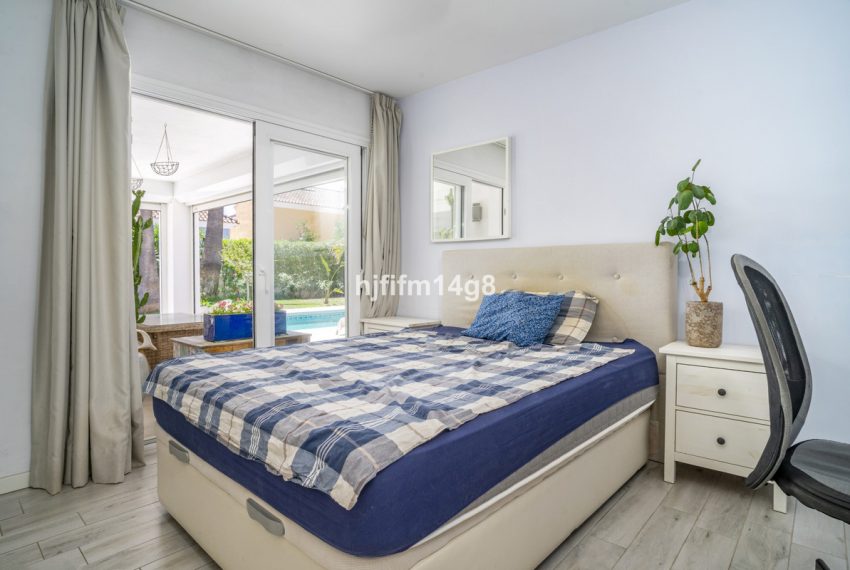 R5123296-Villa-For-Sale-Nueva-Andalucia-Detached-4-Beds-239-Built-14