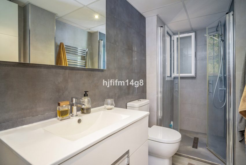 R5123296-Villa-For-Sale-Nueva-Andalucia-Detached-4-Beds-239-Built-15