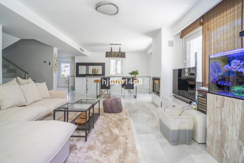 R5123296-Villa-For-Sale-Nueva-Andalucia-Detached-4-Beds-239-Built-5