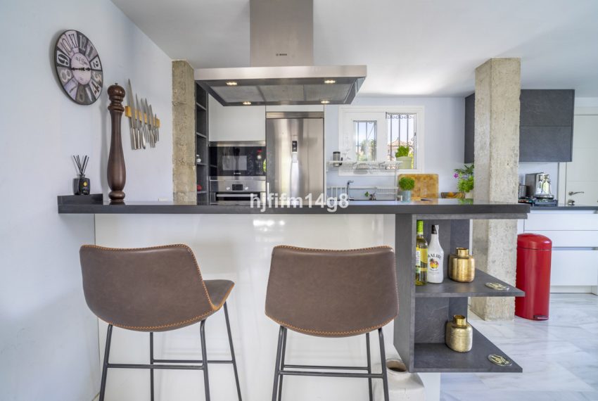 R5123296-Villa-For-Sale-Nueva-Andalucia-Detached-4-Beds-239-Built-9