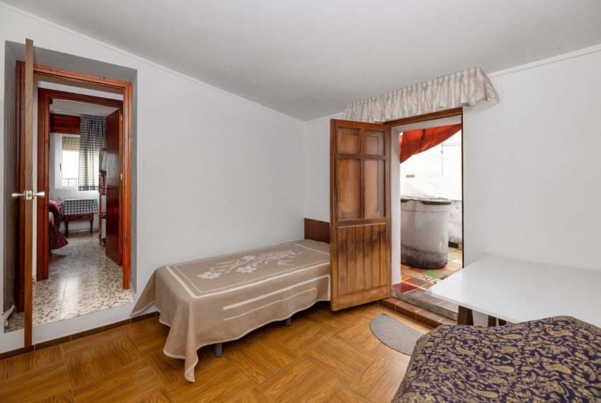 R5123968-Villa-For-Sale-Estepona-Semi-Detached-4-Beds-116-Built-18