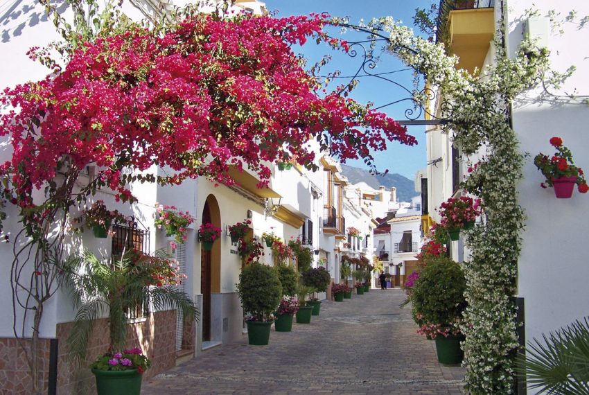 R5123968-Villa-For-Sale-Estepona-Semi-Detached-4-Beds-116-Built-2