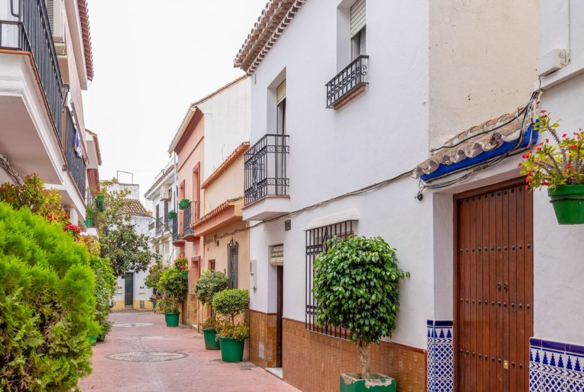 R5123968-Villa-For-Sale-Estepona-Semi-Detached-4-Beds-116-Built-4