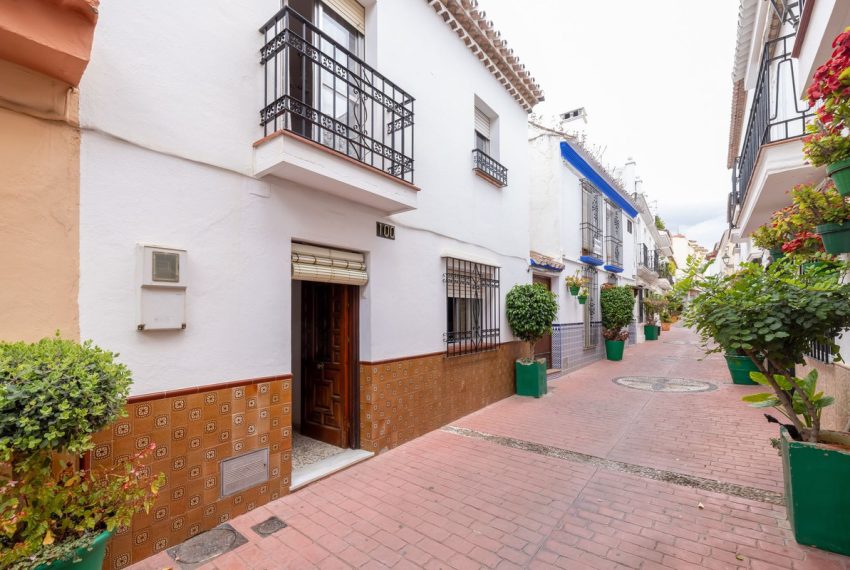 R5123968-Villa-For-Sale-Estepona-Semi-Detached-4-Beds-116-Built-6