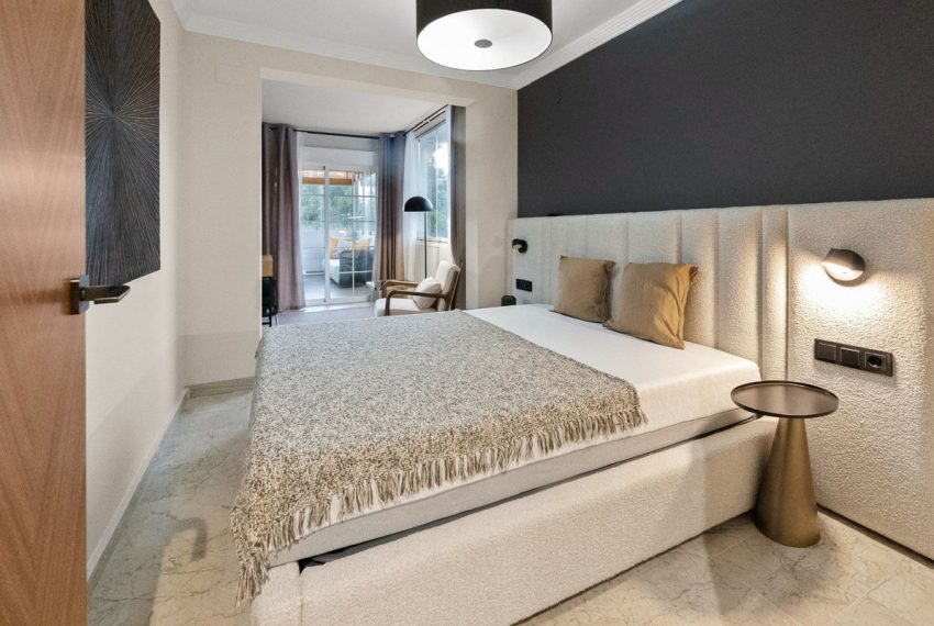 R5124316-Apartment-For-Sale-The-Golden-Mile-Ground-Floor-3-Beds-177-Built-11