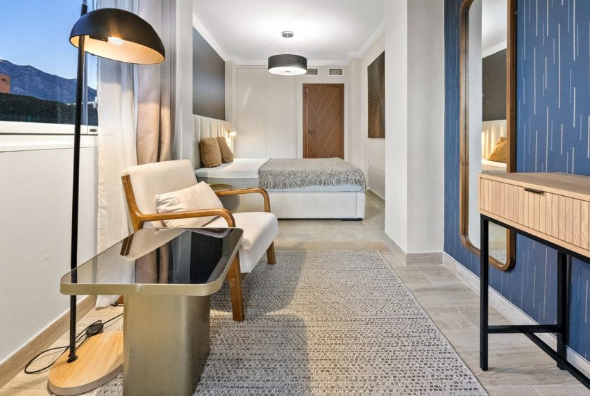 R5124316-Apartment-For-Sale-The-Golden-Mile-Ground-Floor-3-Beds-177-Built-12